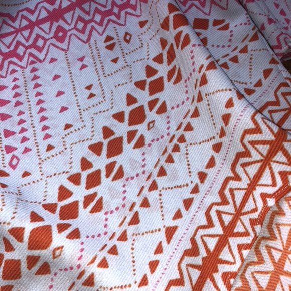 BCBGMaxzaria Flounce Top/ geometric print - Picture 5 of 6